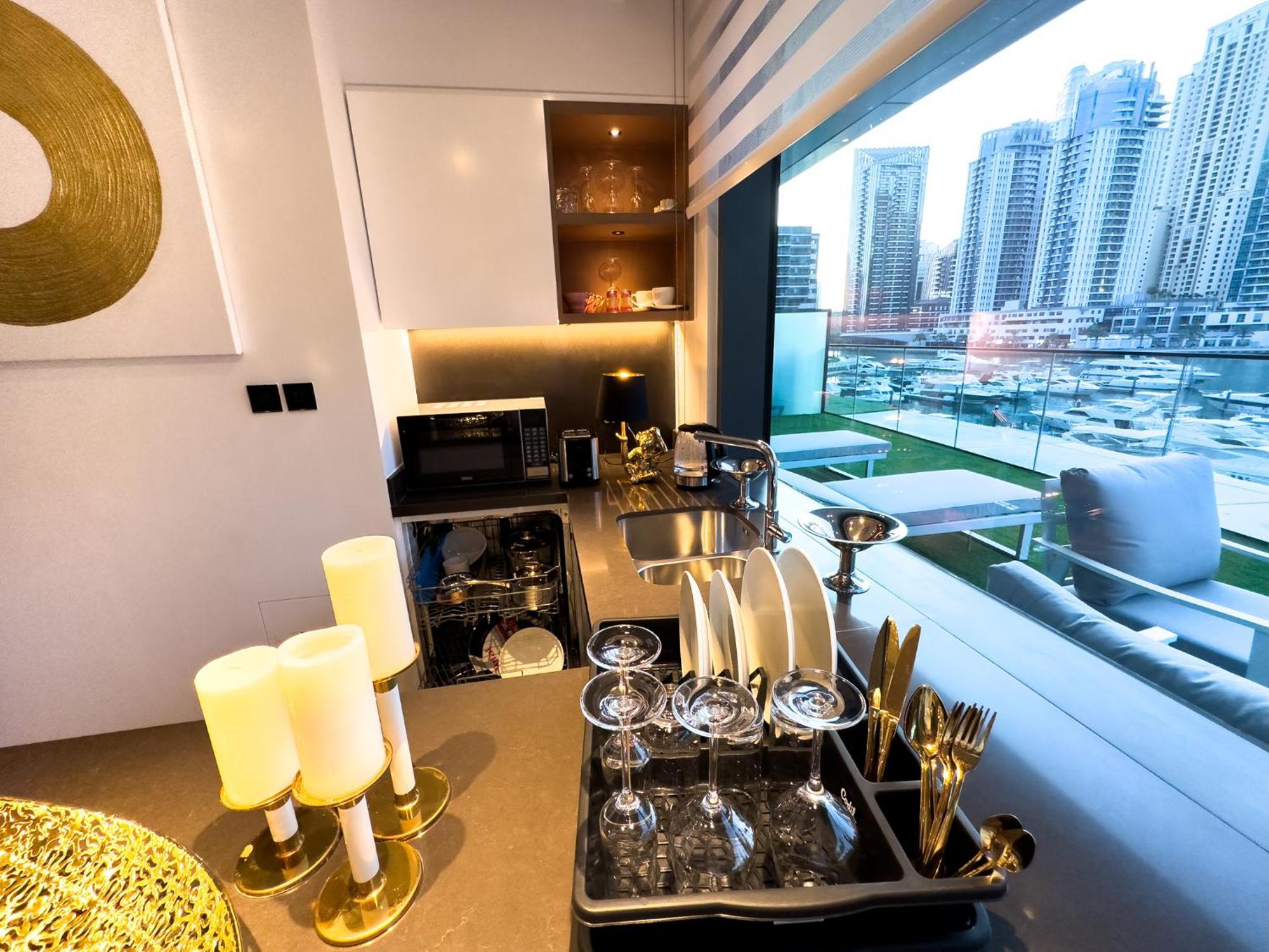 Vida Dubai Marina & Yacht Club , Hotel And Residences , Luxurious 2Br Exterior photo